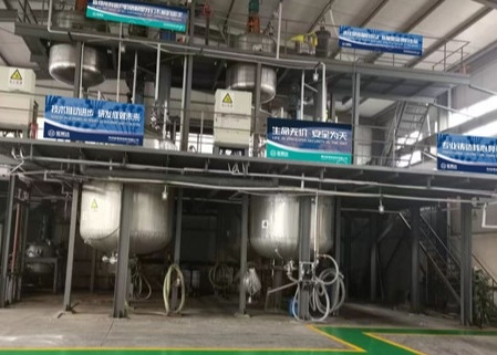 Ανοικτό κίτρινο υγρό έγγραφο PH12 που κάνει τα αισθητά προϊόντα καθαρισμού