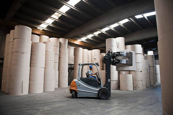 Καλή τιμή Λύσιμο στο νερό Κατιονικό στυρενικό ακρυλικό μέσο μεγέθους επιφάνειας υδατικό διαλύτη ιδανικό για επεξεργασία επιφάνειας χαρτιού και βελτιωμένη εκτύπωση σε απευθείας σύνδεση